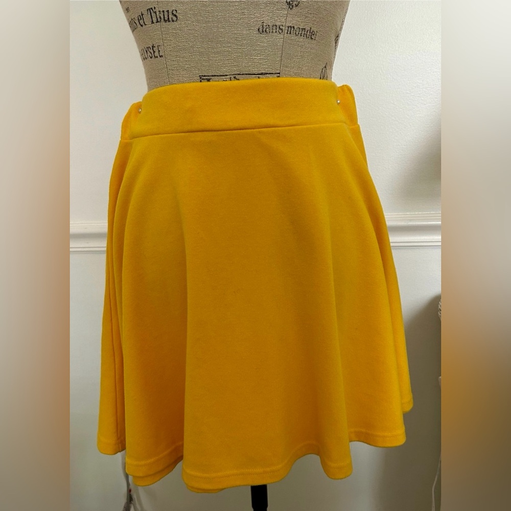 Dani’s Choice Bright Yellow Mini Skater Skirt Size L